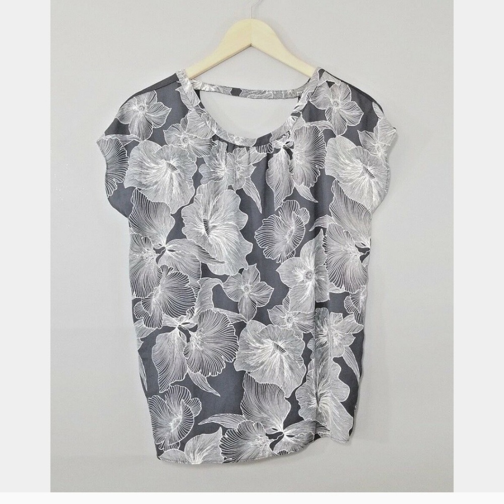 LOFT Grey White Lily Print Short Sleeve Loose Top
